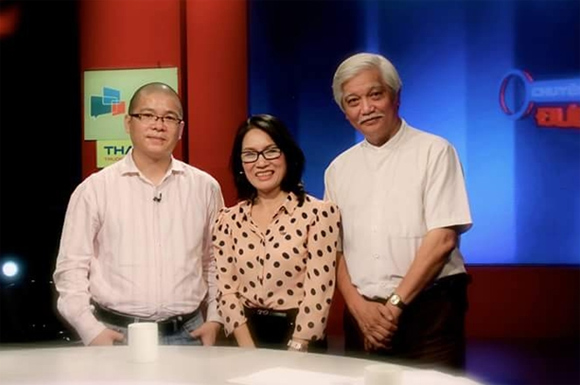 17-49-03_ts-gip-vn-duong-trong-mot-chuong-trinh-truyen-hinh-cung-voi-dbqh-duong-trung-quoc-v-nh-bo-t-bich-lon
